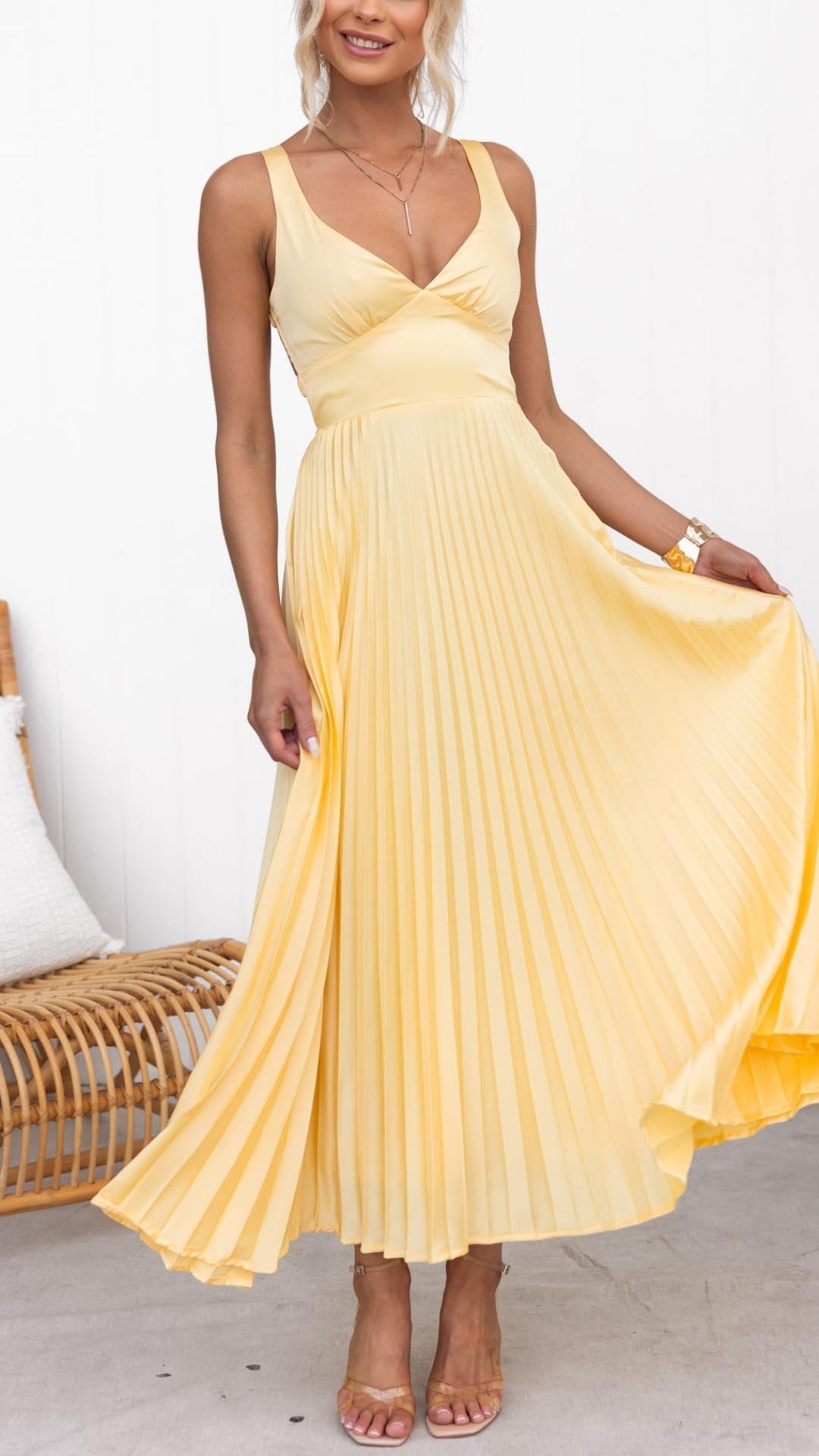 VALENTINA – ELEGANT PLEATED MAXI DRESS