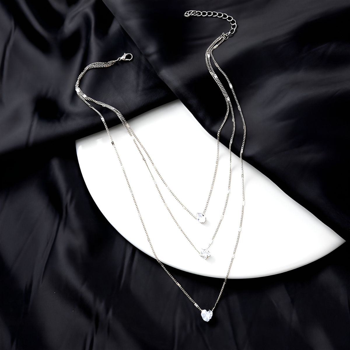 CARLA – ELEGANT NECKLACE