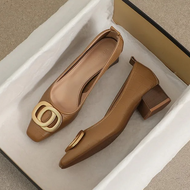 Lowella | Leather Crest Heels